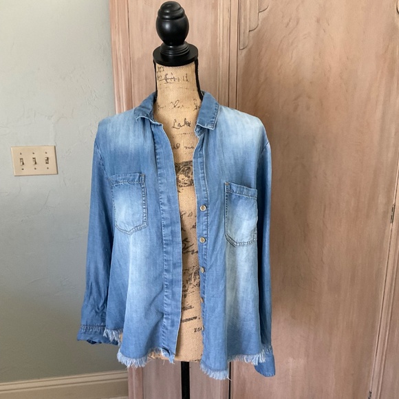 Anthropologie Cloth & Stone Chambray Button Down denim western boho summer layer - Picture 14 of 16